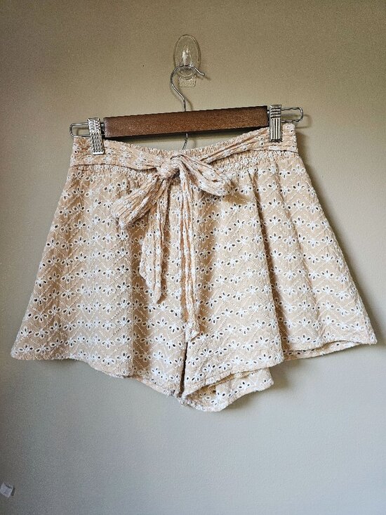 KIRIOUS LOS ANGELES Pants - KIRIOUS Eyelet Lace Shorts Beige Tie Waist Boho Summer Size S
